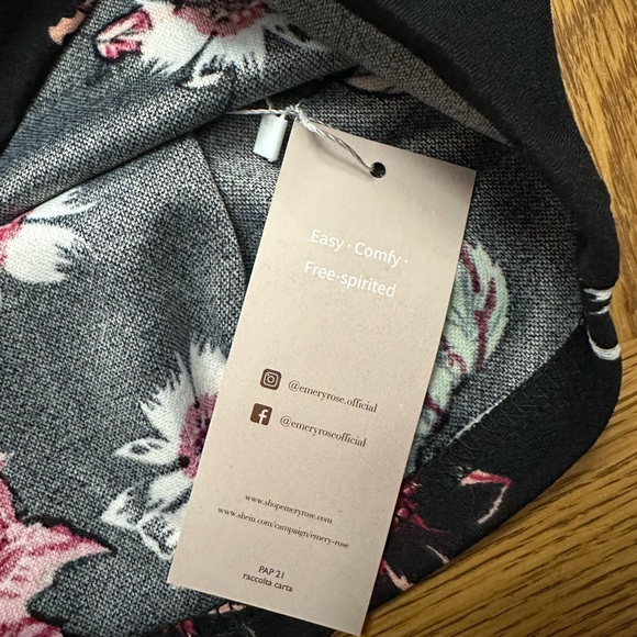 NWT Women’s Emery Rose blouse size 3xl - Picture 5 of 7